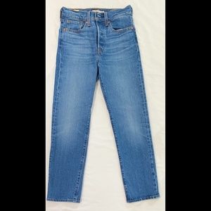 Levi's Wedgie Straight Fit Women's Jeans (Medium Wash)